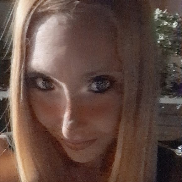 Meet your Posher, Jaime - Picture 1 of 3